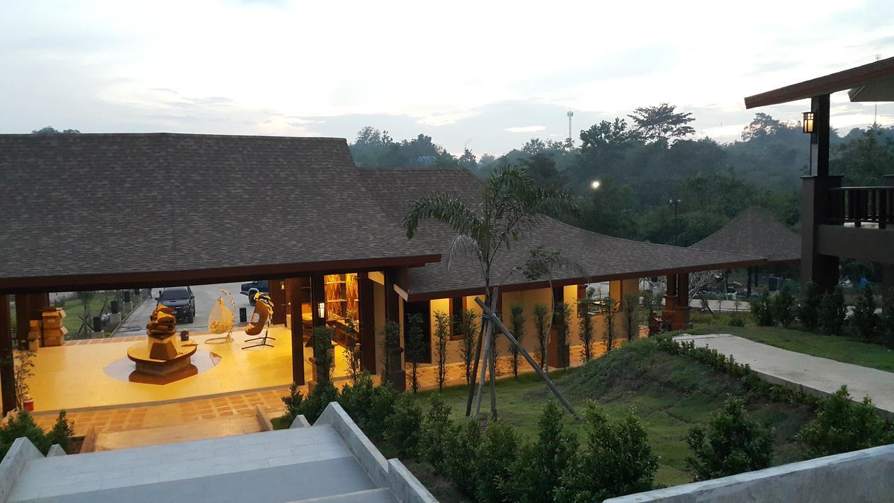 Phu Chom Mork Resort サンクラブリー エクステリア 写真