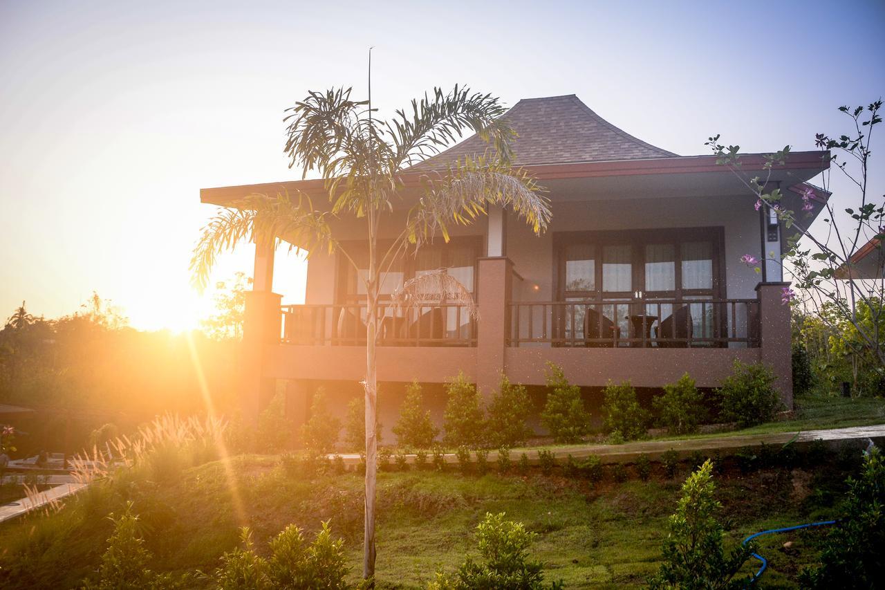 Phu Chom Mork Resort サンクラブリー エクステリア 写真