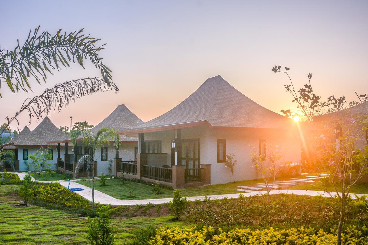 Phu Chom Mork Resort サンクラブリー エクステリア 写真