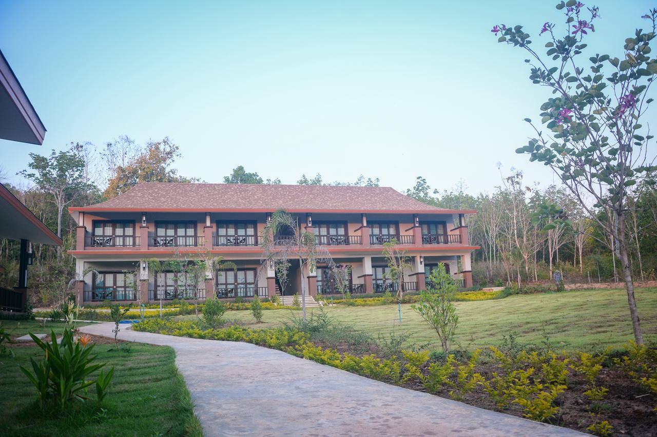 Phu Chom Mork Resort サンクラブリー エクステリア 写真