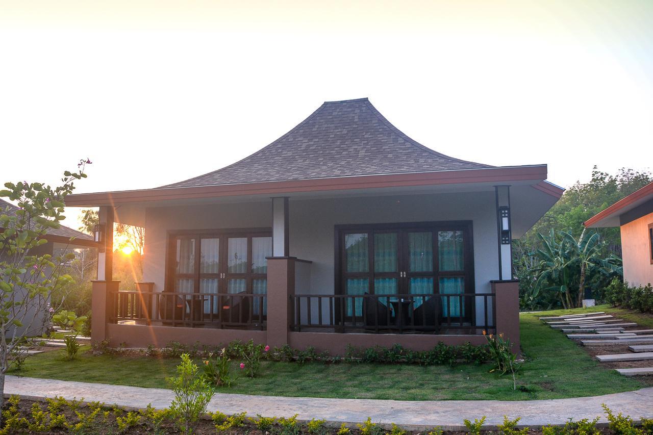 Phu Chom Mork Resort サンクラブリー エクステリア 写真